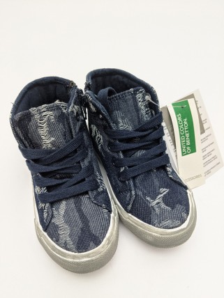 Hi Top boots with unisex laces Hi Top boots with unisex laces