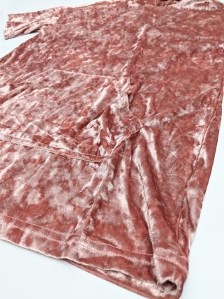 Rochie roz din velvet pentru fete Rochie roz din velvet pentru fete